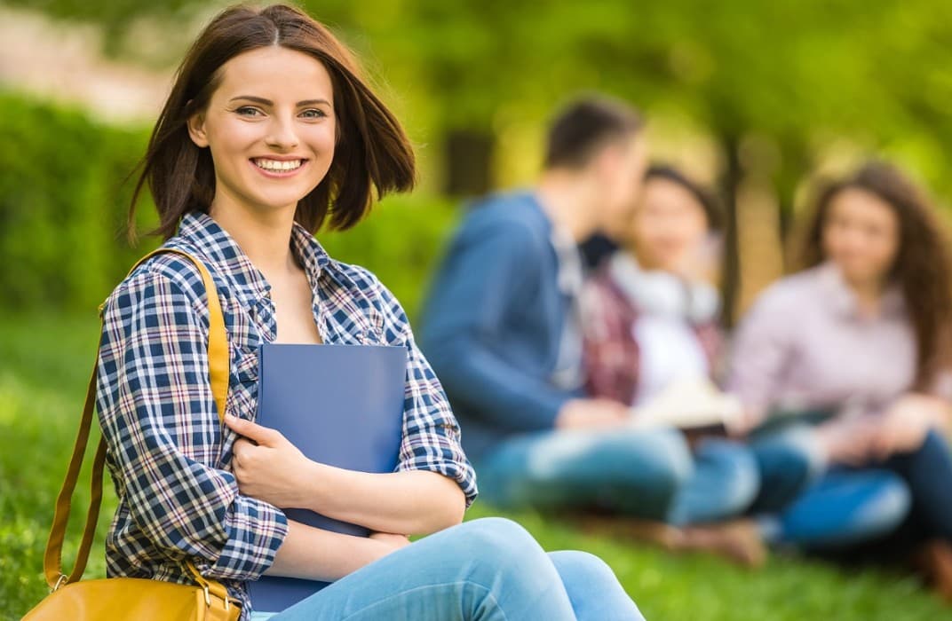 大学语言中心 VS 语言学校，如何挑选?